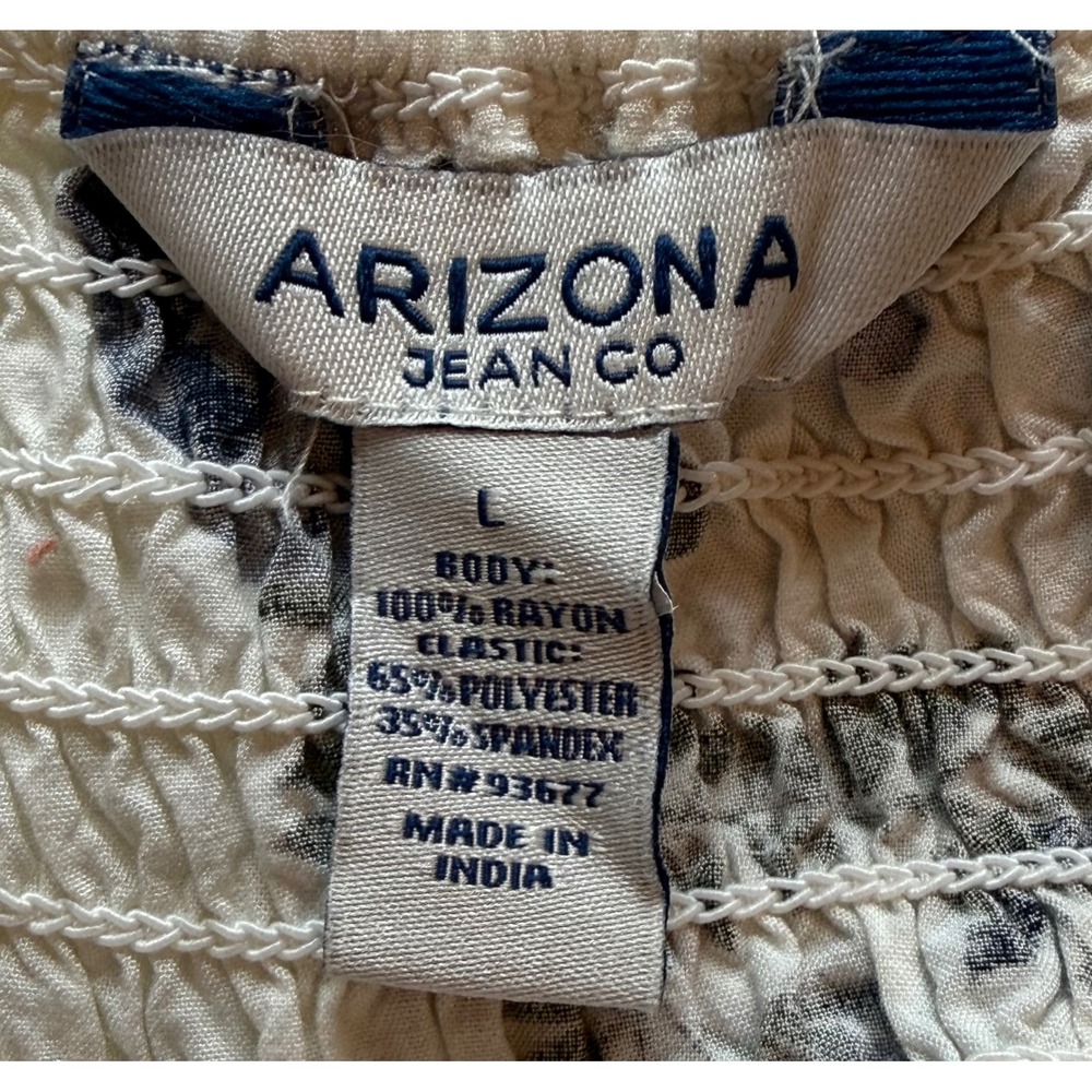 Arizona Jean Co Floral Romper White Navy Blue Smocked Bodice Button Front Large - Picture 3 of 3